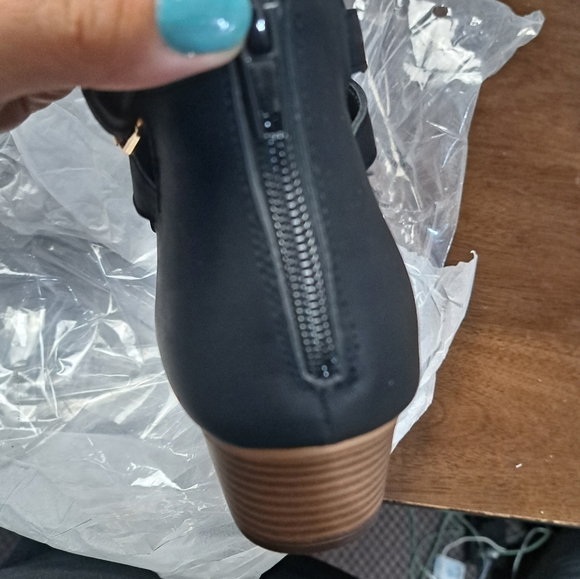 NEW AVENUE JOANNE ANKLE BOOTS (WIDE WIDTH) - Picture 6 of 6